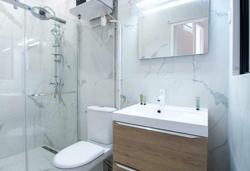 デラックススタジオ, Dreamyflat Eiffel Tower