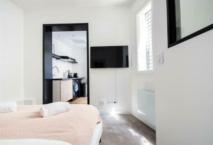 デラックススタジオ, Dreamyflat Eiffel Tower