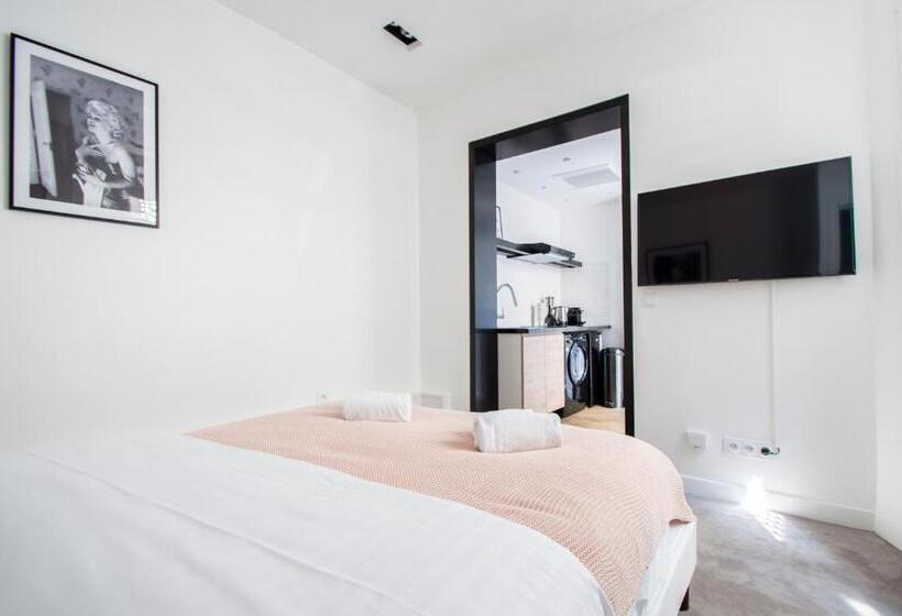 デラックススタジオ, Dreamyflat Eiffel Tower