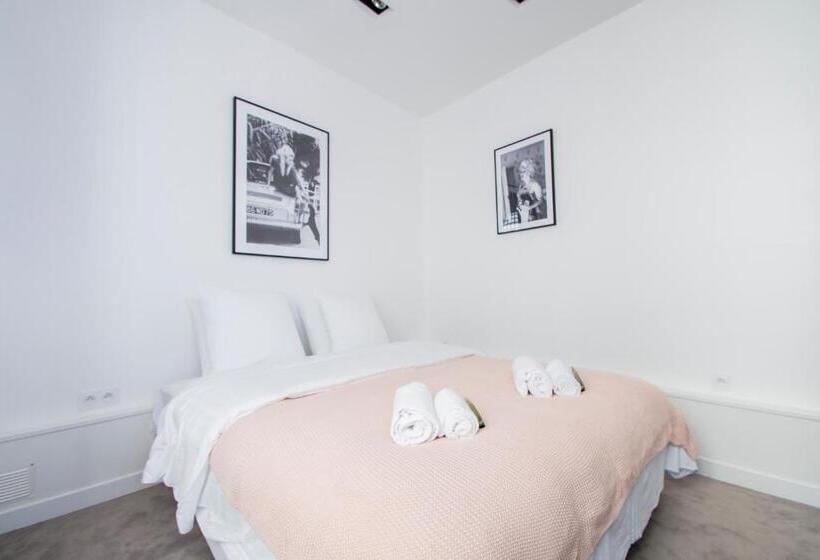 デラックススタジオ, Dreamyflat Eiffel Tower