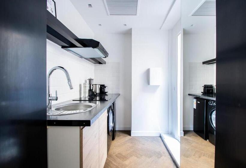 デラックススタジオ, Dreamyflat Eiffel Tower