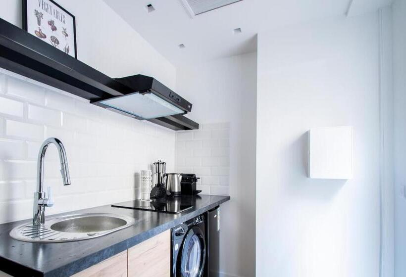 デラックススタジオ, Dreamyflat Eiffel Tower