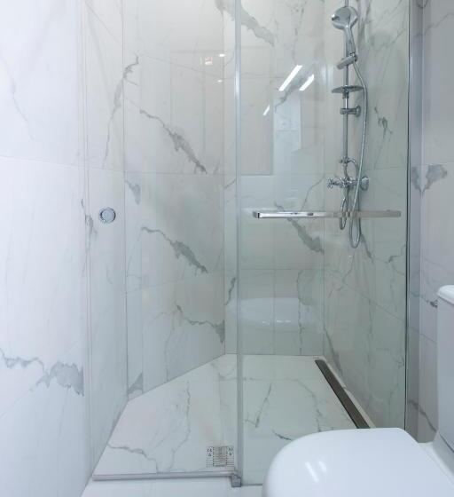 デラックススタジオ, Dreamyflat Eiffel Tower