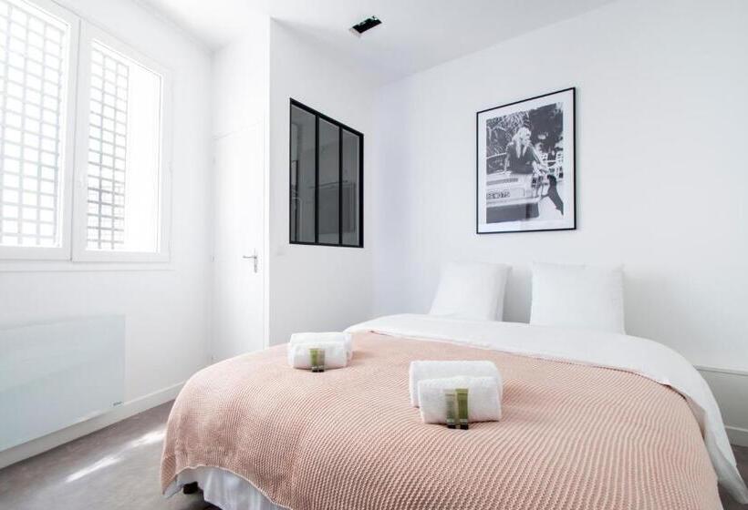 デラックススタジオ, Dreamyflat Eiffel Tower