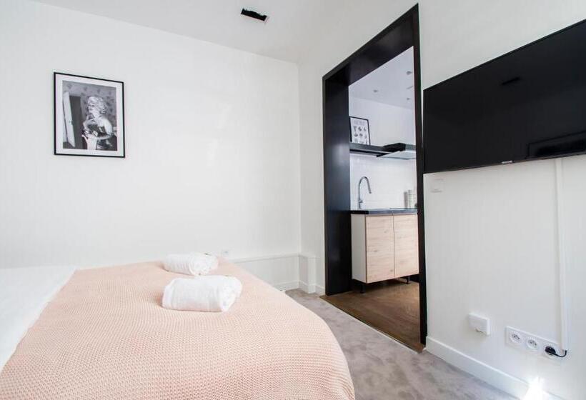 デラックススタジオ, Dreamyflat Eiffel Tower