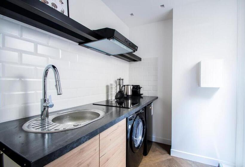 デラックススタジオ, Dreamyflat Eiffel Tower