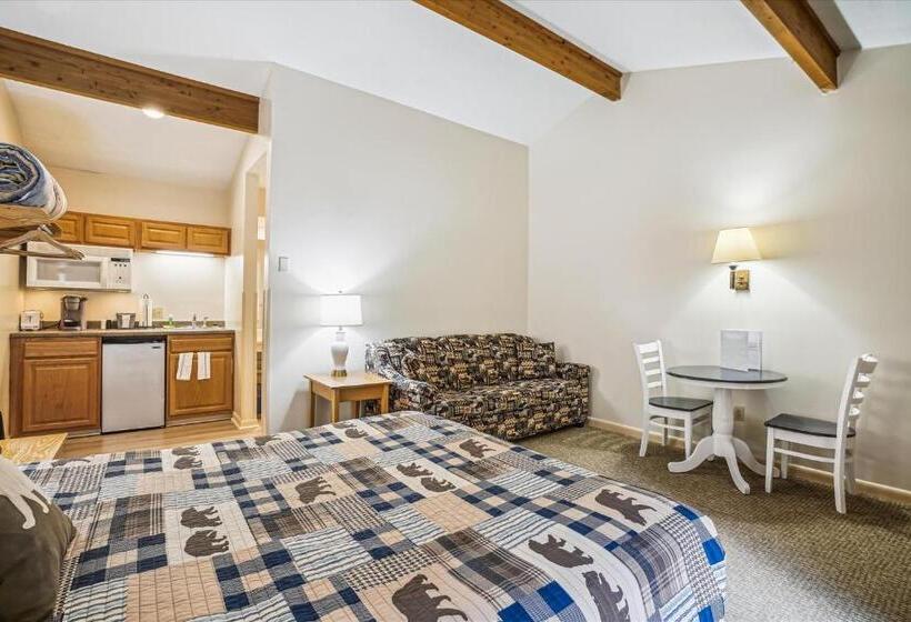 استودیوی استاندارد, Cedarbrook Queen Studio 210