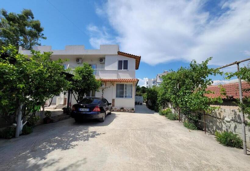 اتاق لوکس, Vila Geri