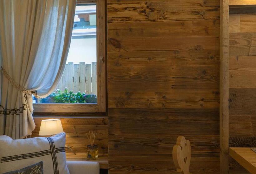 سوئیت جونیور با تراس, Al Baitin   Charme & Nature