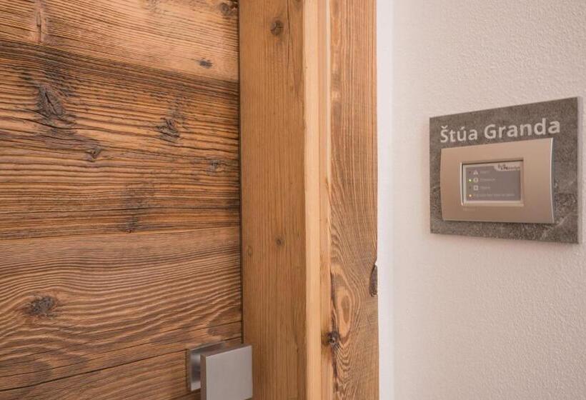 سوئیت جونیور با تراس, Al Baitin   Charme & Nature