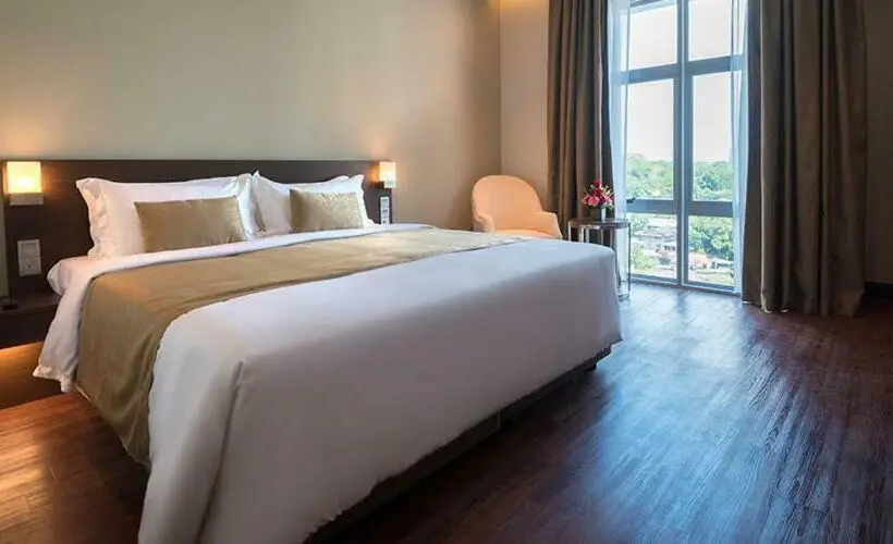 اتاق لوکس با چشم‌انداز شهر, Astana Wing  Riverside Majestic