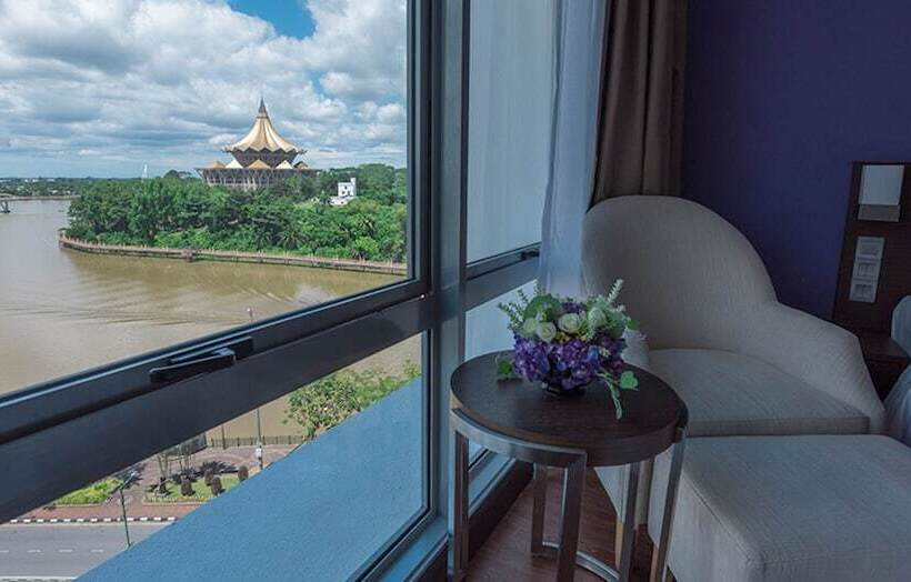 Deluxe room with river view, Astana Wing  Riverside Majestic