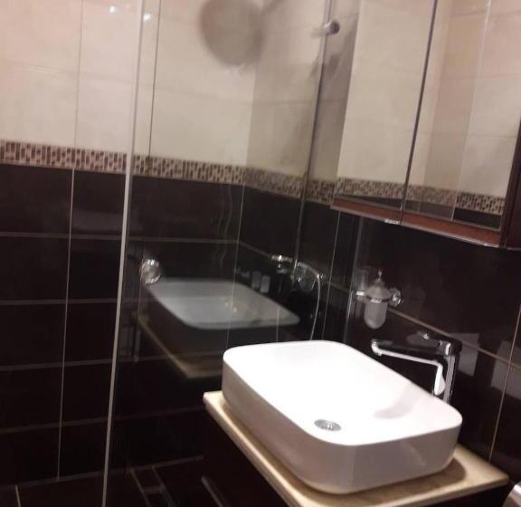 اتاق کلاسیک چهارنفره, Konak Kutko