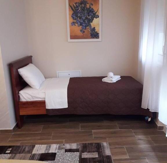 اتاق کلاسیک چهارنفره, Konak Kutko