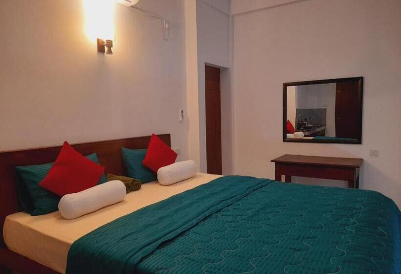 Трехместный Номер Стандарт с Балконом, New Sea Lion Guest House