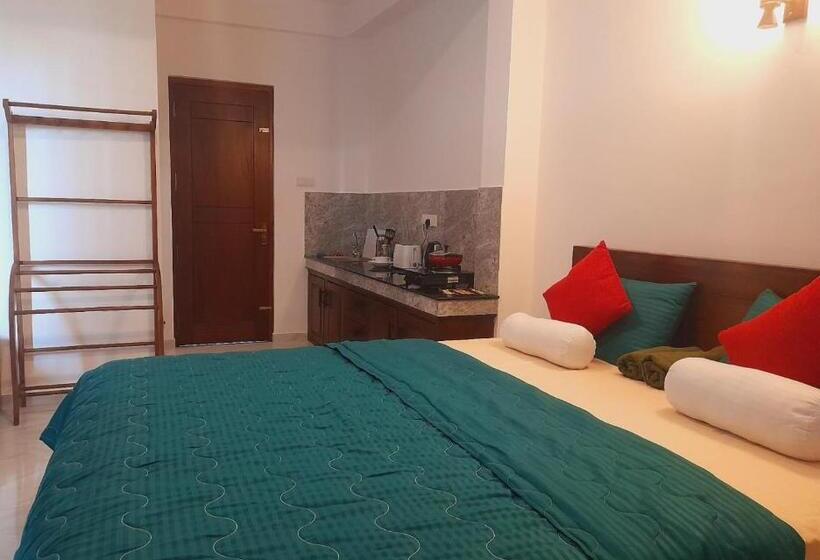 Трехместный Номер Стандарт с Балконом, New Sea Lion Guest House