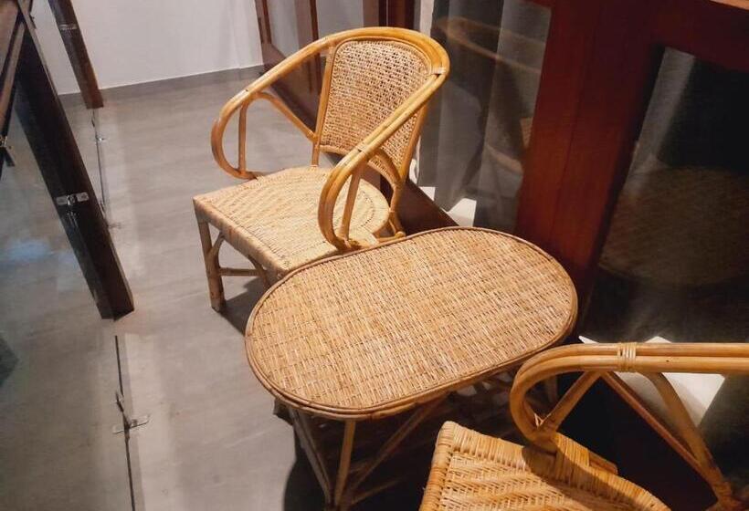 Трехместный Номер Стандарт с Балконом, New Sea Lion Guest House