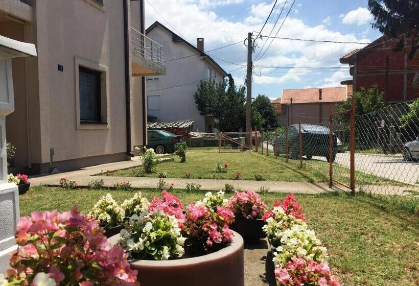 سوییت خانوادگی, Niš Apartman