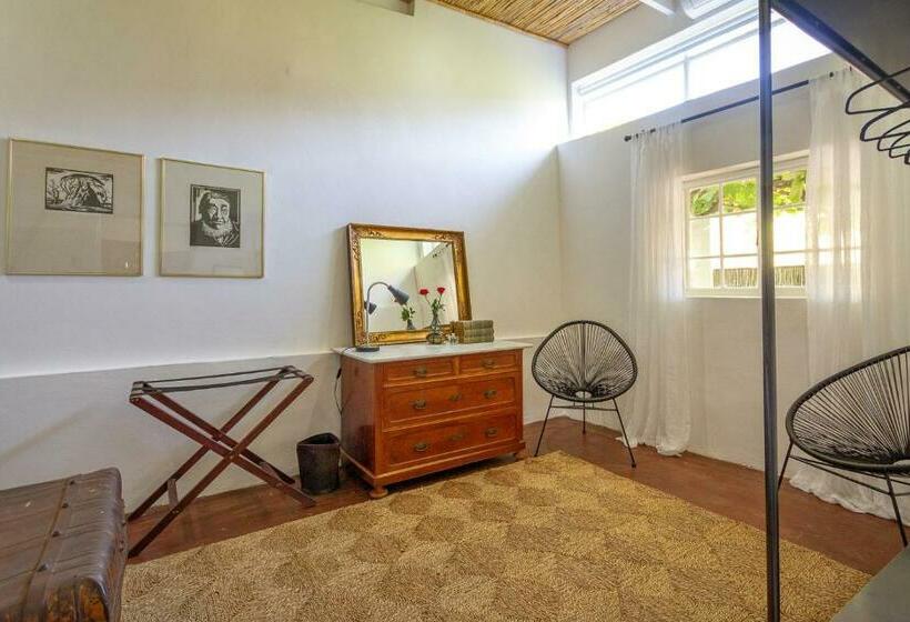 جناح ديلوكس, The Barn On 62   Cottages