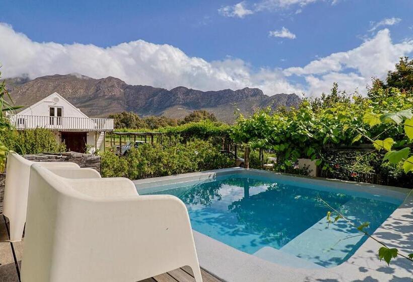 جناح ديلوكس, The Barn On 62   Cottages