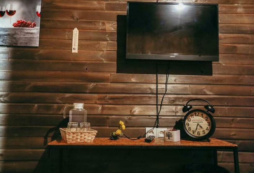 اتاق استاندارد با تخت بزرگ, Wooden Hotel Kazbegi