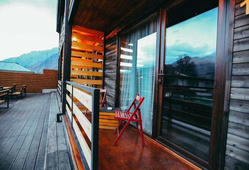 اتاق استاندارد با تخت بزرگ, Wooden Hotel Kazbegi