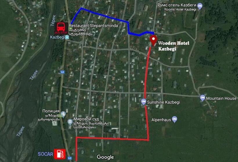 سوئیت جونیور با چشم‌انداز کوهستان, Wooden Hotel Kazbegi