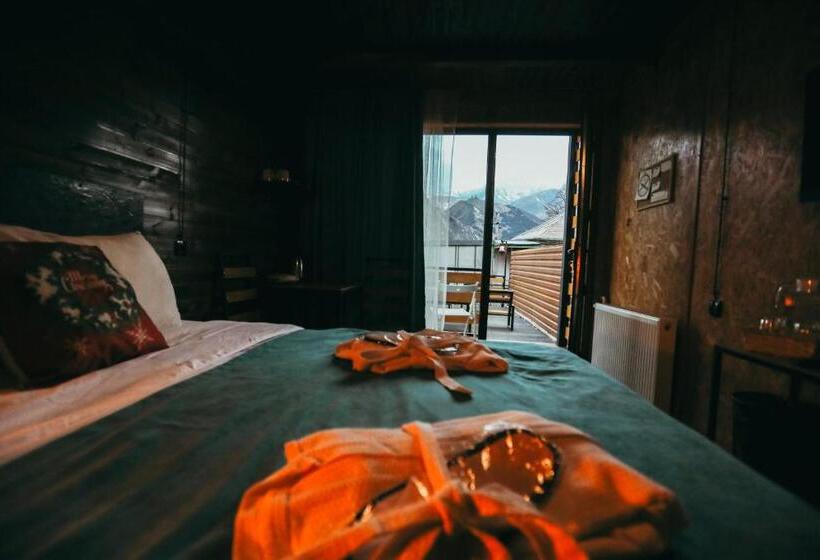 اتاق استاندارد با تخت بزرگ, Wooden Hotel Kazbegi