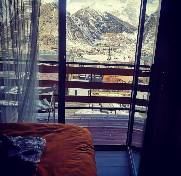 اتاق استاندارد با تخت بزرگ, Wooden Hotel Kazbegi