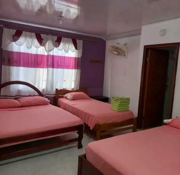 اتاق ساده سه‌ نفره, Posada Sorybego