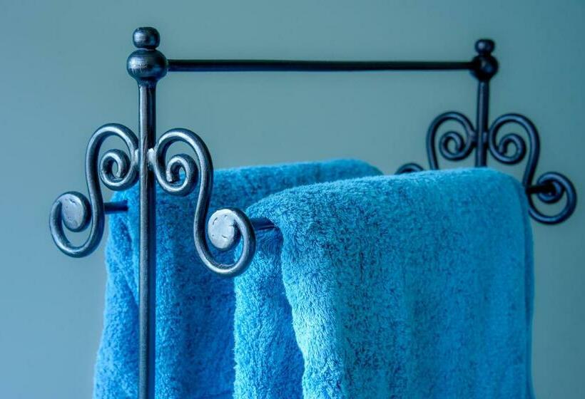 سوییت لوکس, Grey Ridge Vineyard Experience