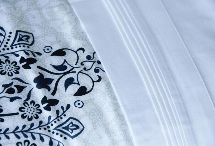 سوییت لوکس, Grey Ridge Vineyard Experience