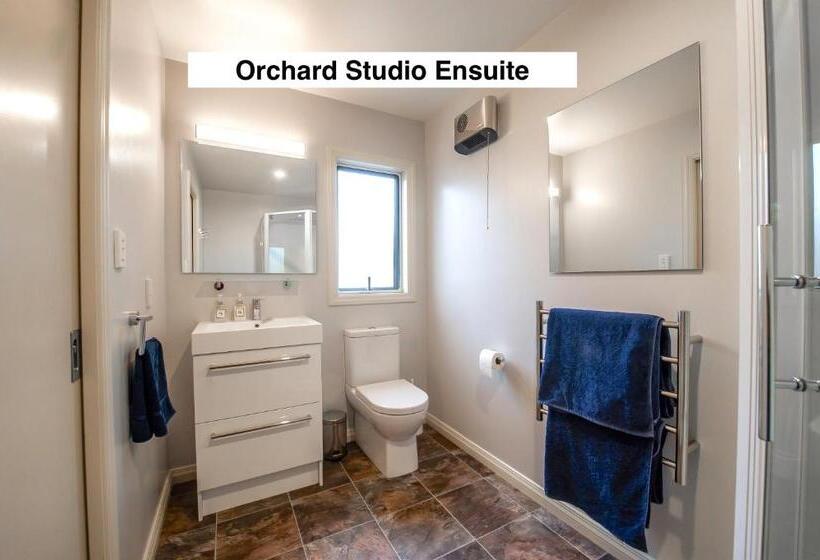 استودیوی سوپریور, Grey Ridge Vineyard Experience