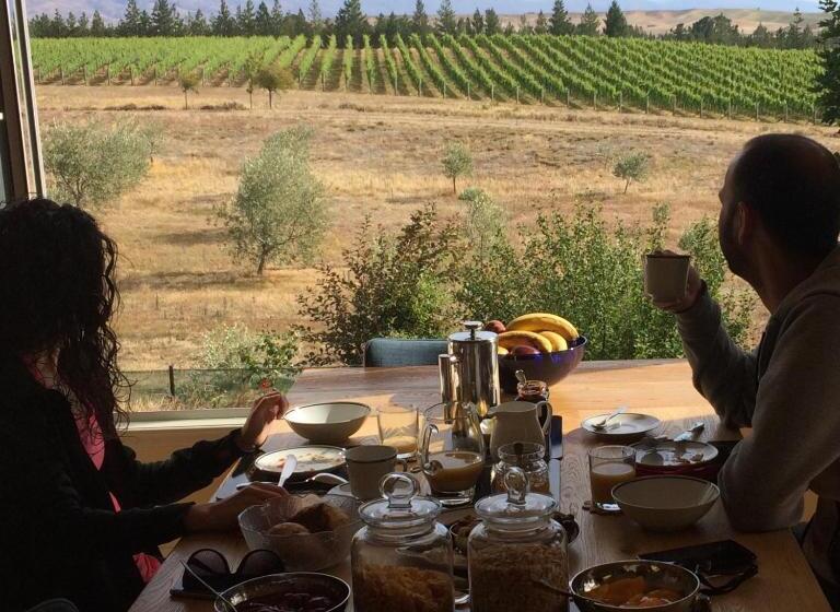 سوییت لوکس, Grey Ridge Vineyard Experience