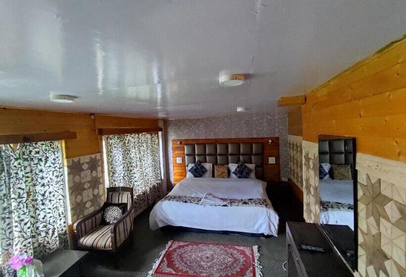 Deluxe room with river view, White House