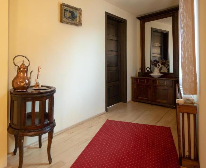 اتاق لوکس با تخت بزرگ, Casa Maria