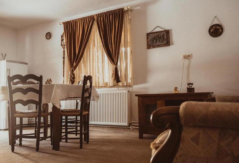 سوییت لوکس, Casa Maria