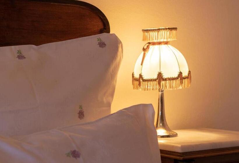 اتاق لوکس با تخت بزرگ, Casa Maria