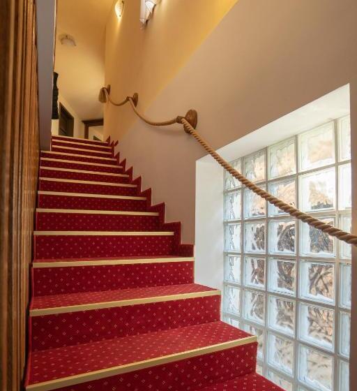 اتاق لوکس با تخت بزرگ, Casa Maria