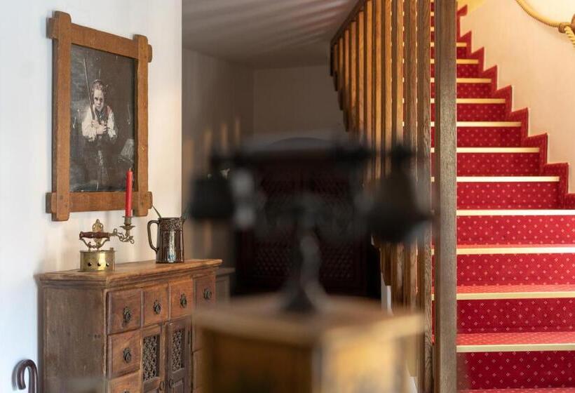 اتاق لوکس با تخت بزرگ, Casa Maria