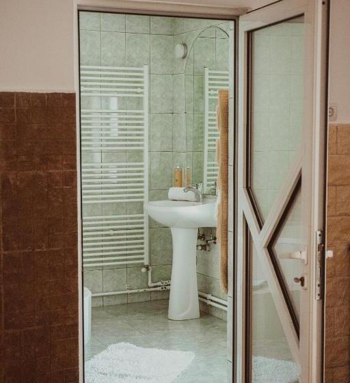 سوییت لوکس, Casa Maria