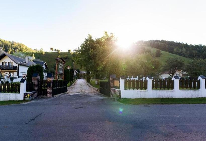 سوییت لوکس, Casa Maria