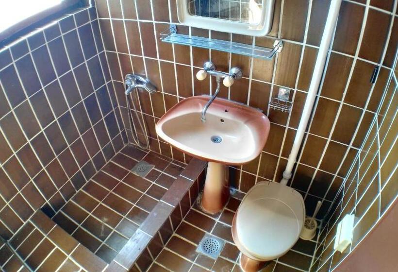 اتاق استاندارد سه تخته با چشم‌انداز باغ, Guesthouse Obala