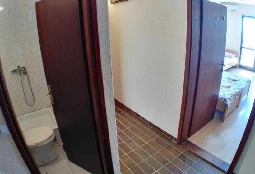 Triple Room Sea View, Guesthouse Obala