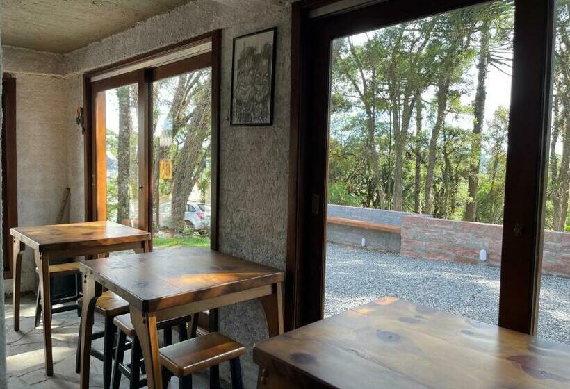 خانه 3 خوابه, Residencia Hencke Haus
