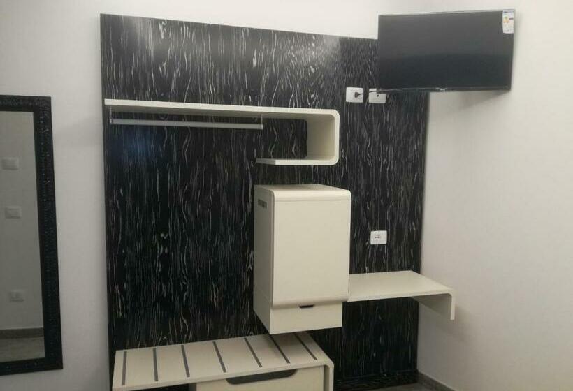 اتاق استاندارد, Zia Rita