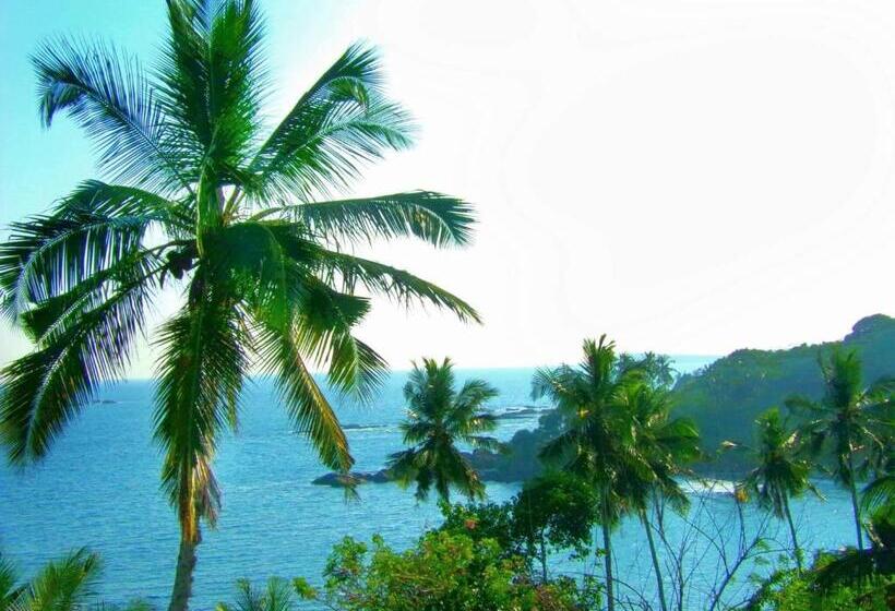 اتاق استاندارد با بالکن و چشم‌انداز دریا, Amour Surf