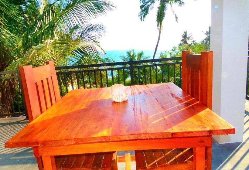 اتاق استاندارد با بالکن و چشم‌انداز دریا, Amour Surf