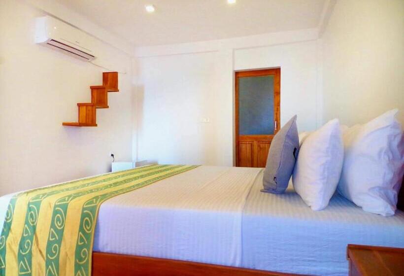 اتاق استاندارد با بالکن و چشم‌انداز دریا, Amour Surf