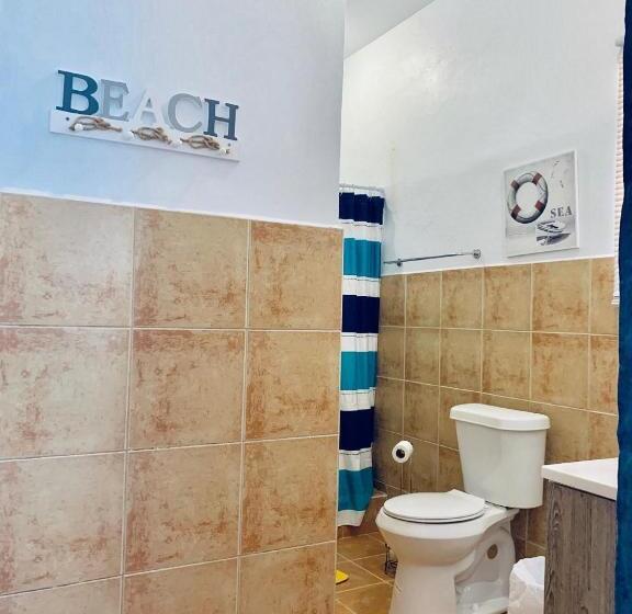 Deluxe Suite Sea View, Discovery Inn & Suites At 681 Ocean Drive